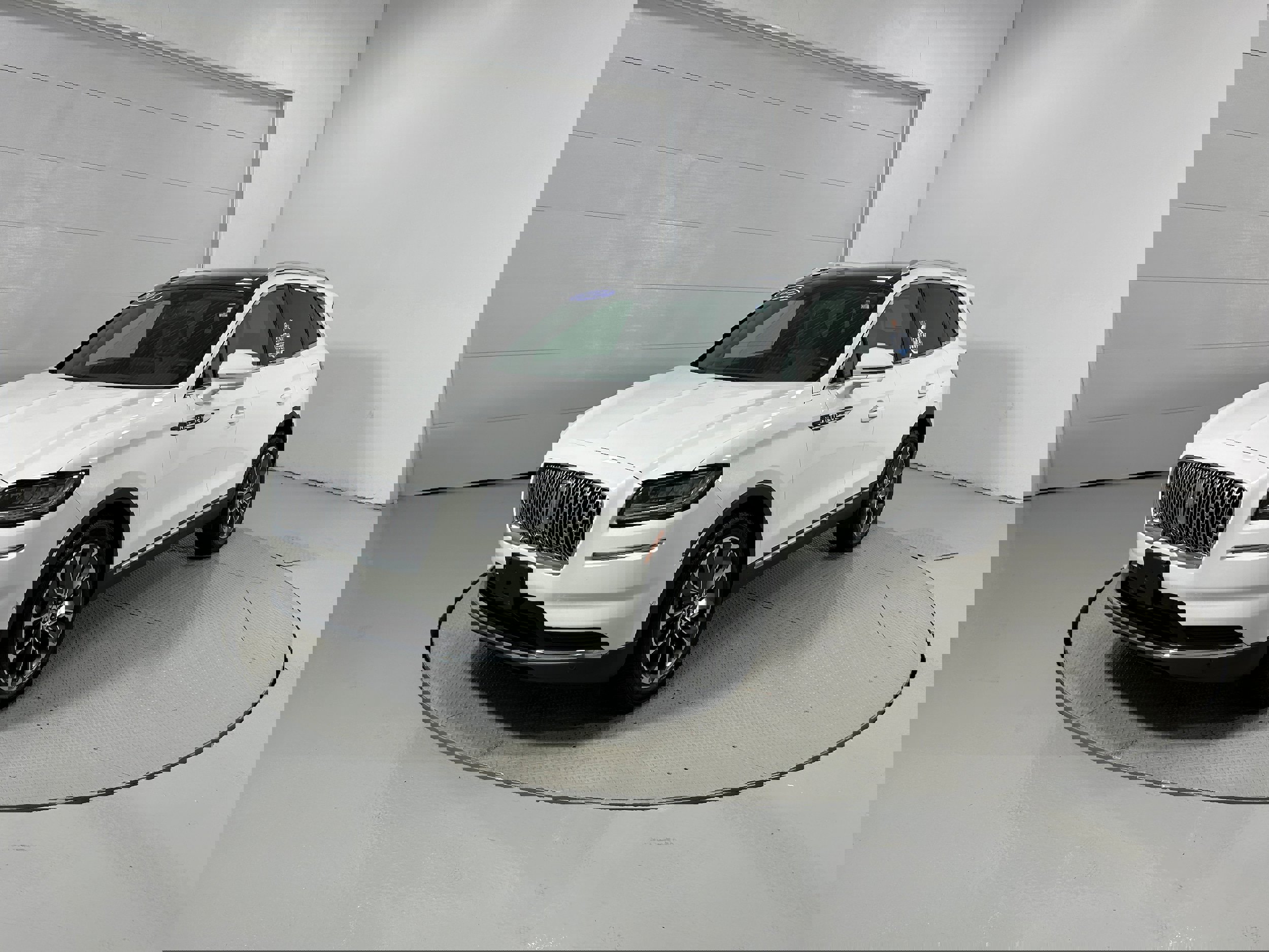 Used 2022 Lincoln Nautilus Reserve image 18