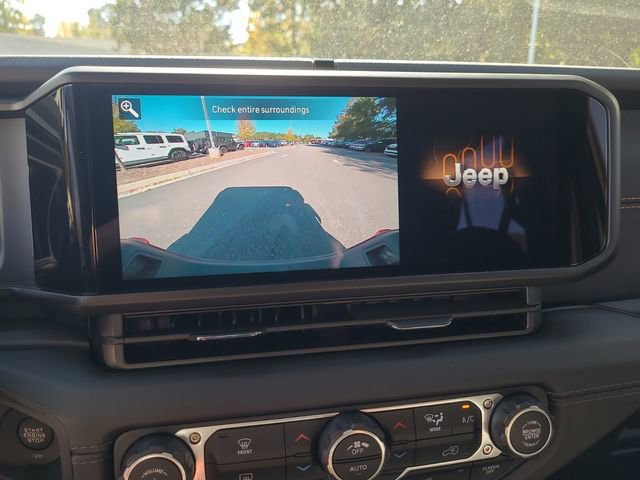 New 2025 Jeep Gladiator Mojave image 13