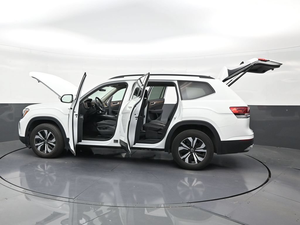 Used 2025 Volkswagen Atlas SE FWD image 30