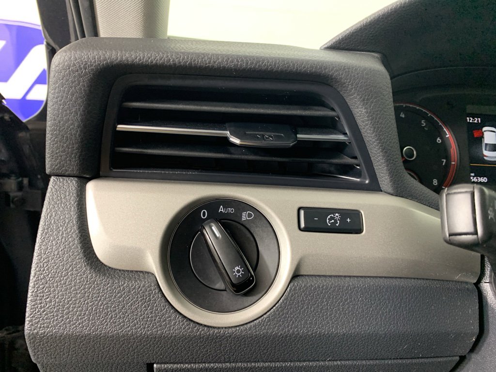 Used 2020 Volkswagen Passat 2.0T SE image 17