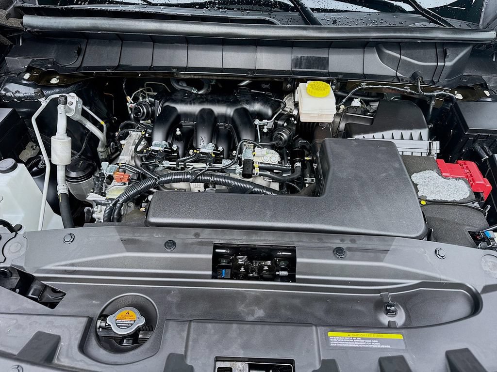 Certified 2025 Nissan Pathfinder SV FWD image 29