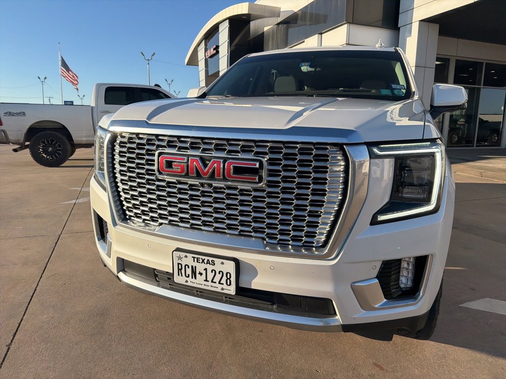 Used 2022 GMC Yukon XL Denali w/ Denali Ultimate Package image 8