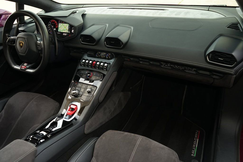 Used 2016 Lamborghini Huracan LP 610-4 image 12