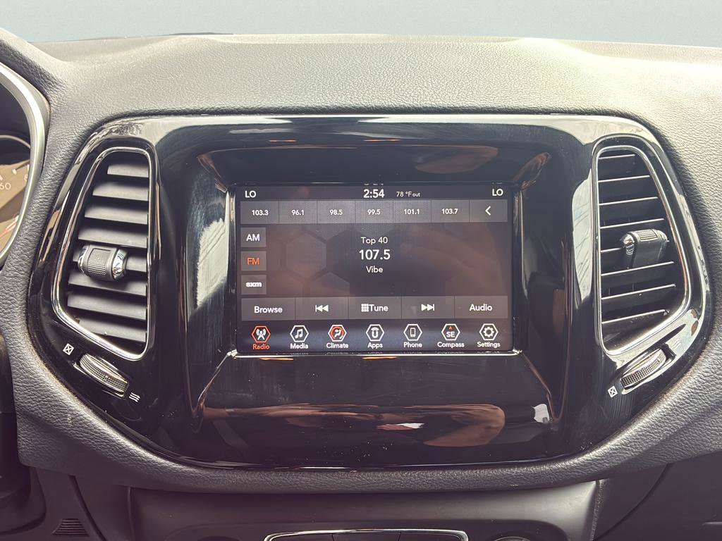 Used 2021 Jeep Compass Latitude image 27