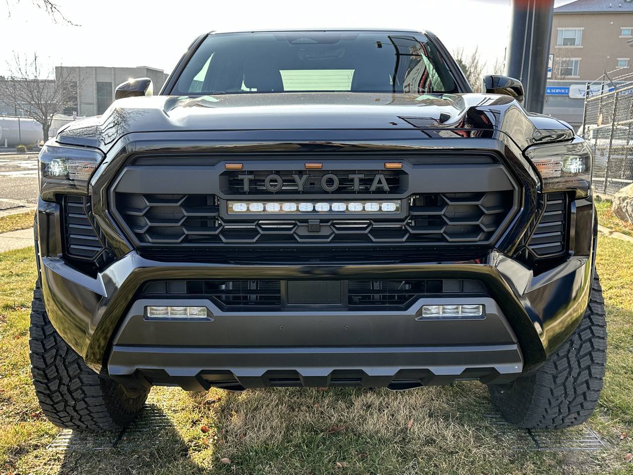 Used 2025 Toyota Tacoma SR5 AWD/4WD image 14