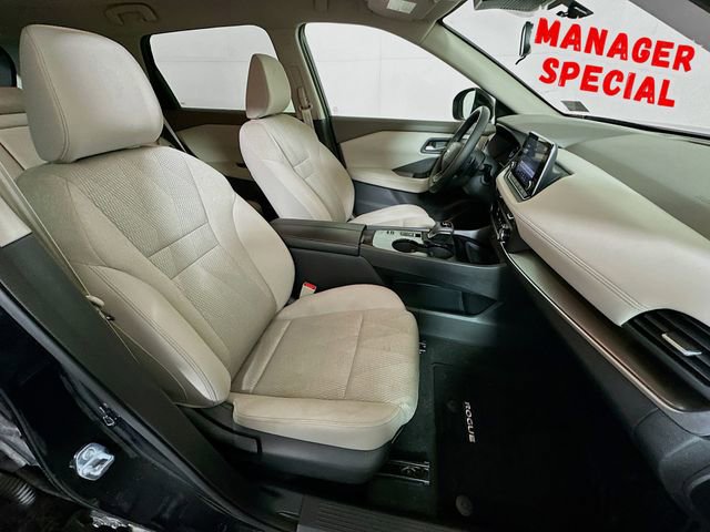 Used 2025 Nissan Rogue SV image 25