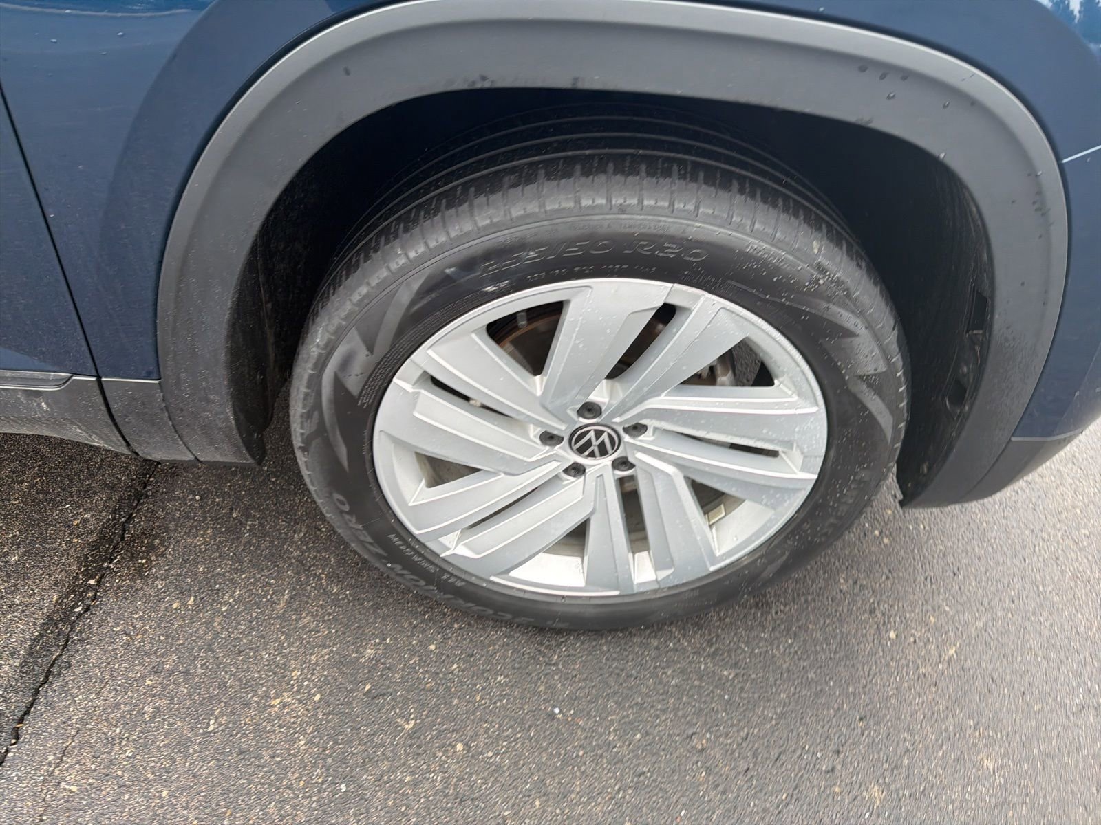 Used 2021 Volkswagen Atlas Cross Sport SE w/ Panoramic Sunroof Package AWD/4WD image 29