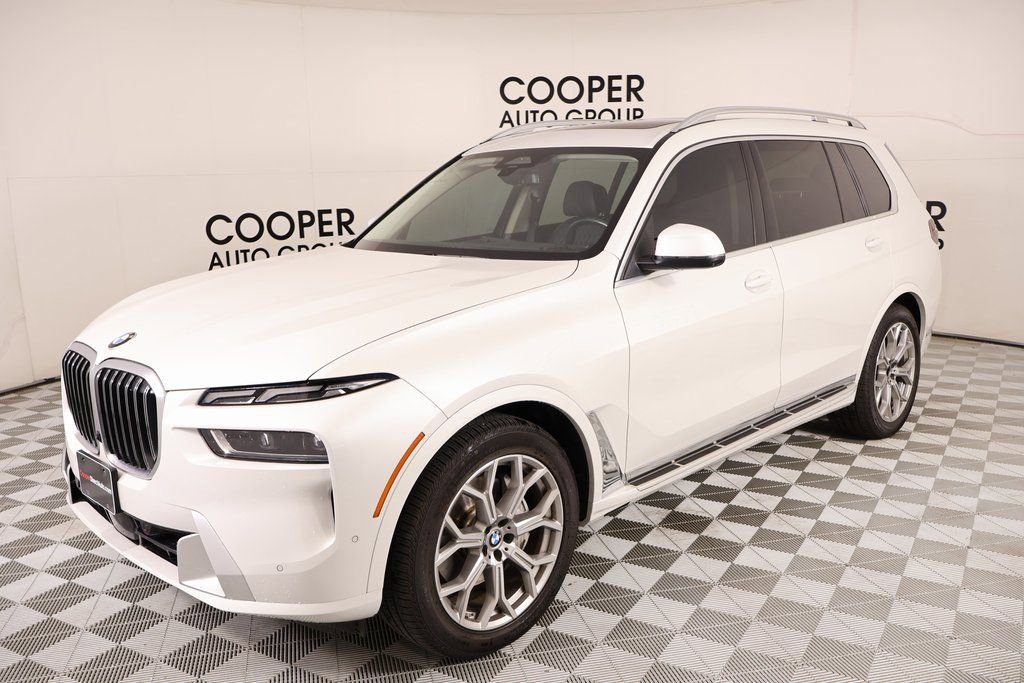 Used 2023 BMW X7 xDrive40i w/ Premium Package image 11