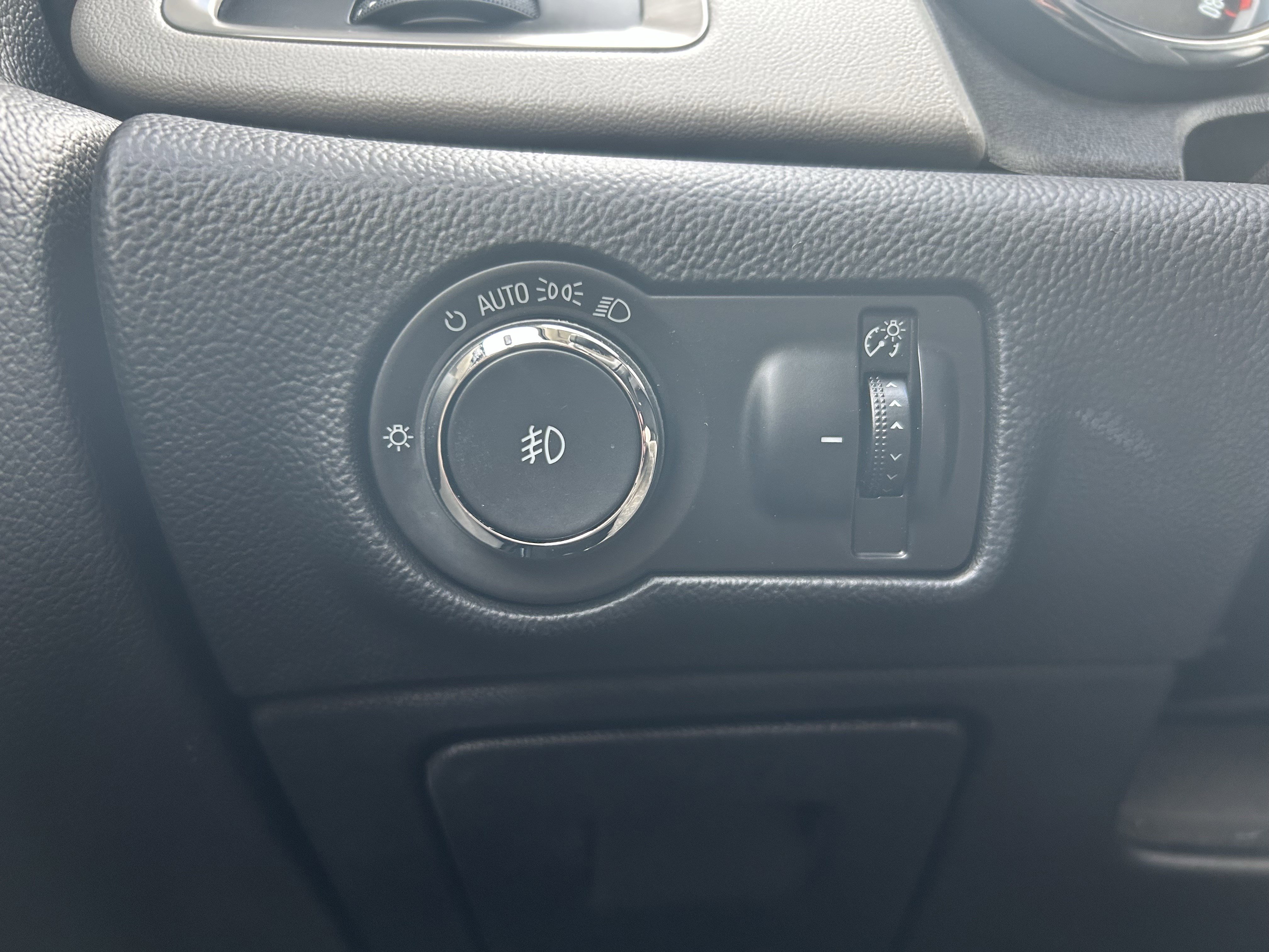 Used 2013 Buick Verano Convenience image 18