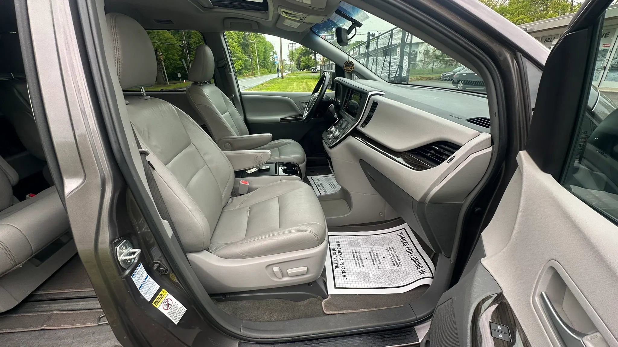 Used 2015 Toyota Sienna XLE AWD/4WD image 34