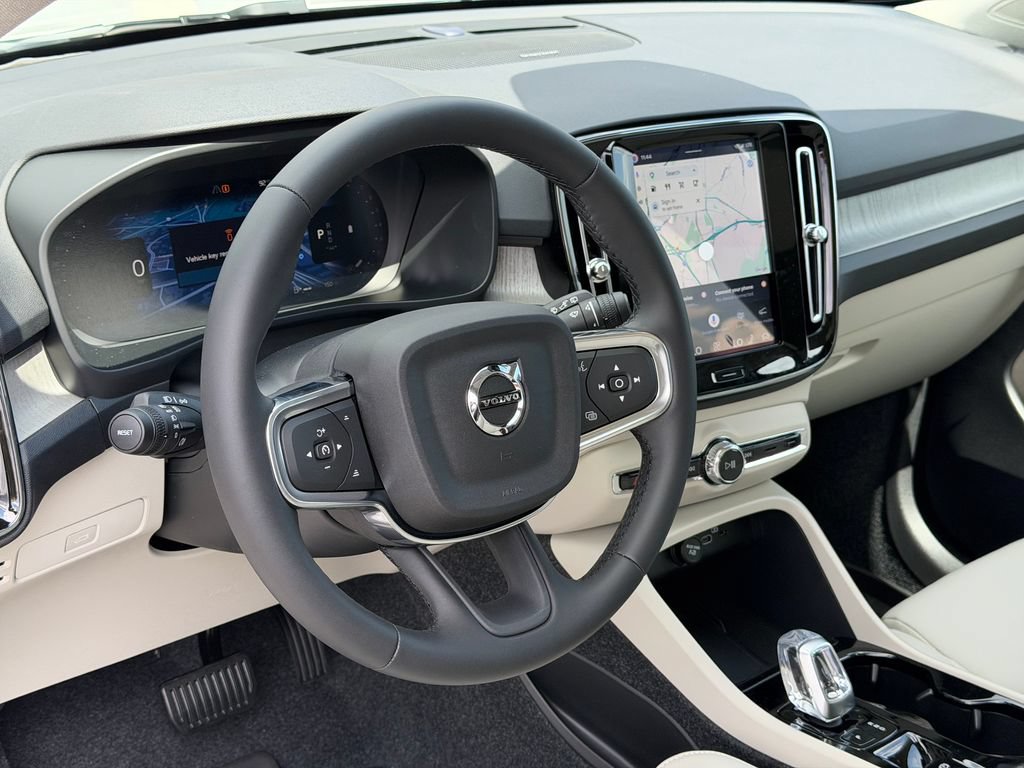 New 2026 Volvo XC40 B5 Plus w/ Climate Package AWD/4WD image 15