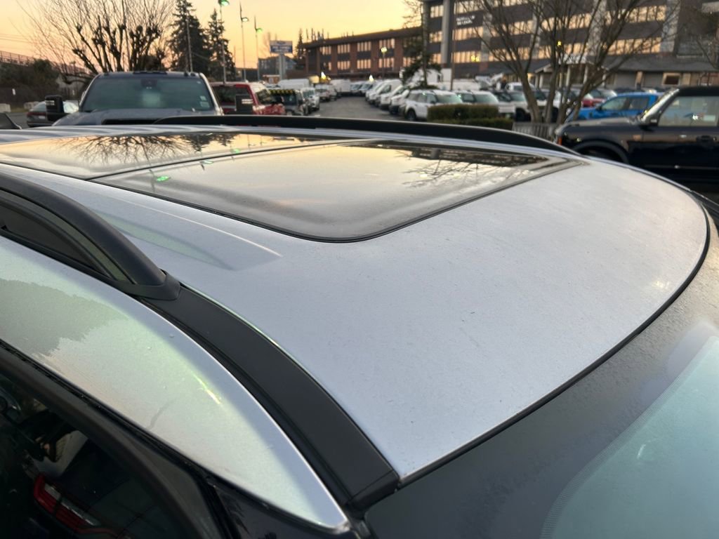 Used 2023 Ford Explorer ST-Line image 28