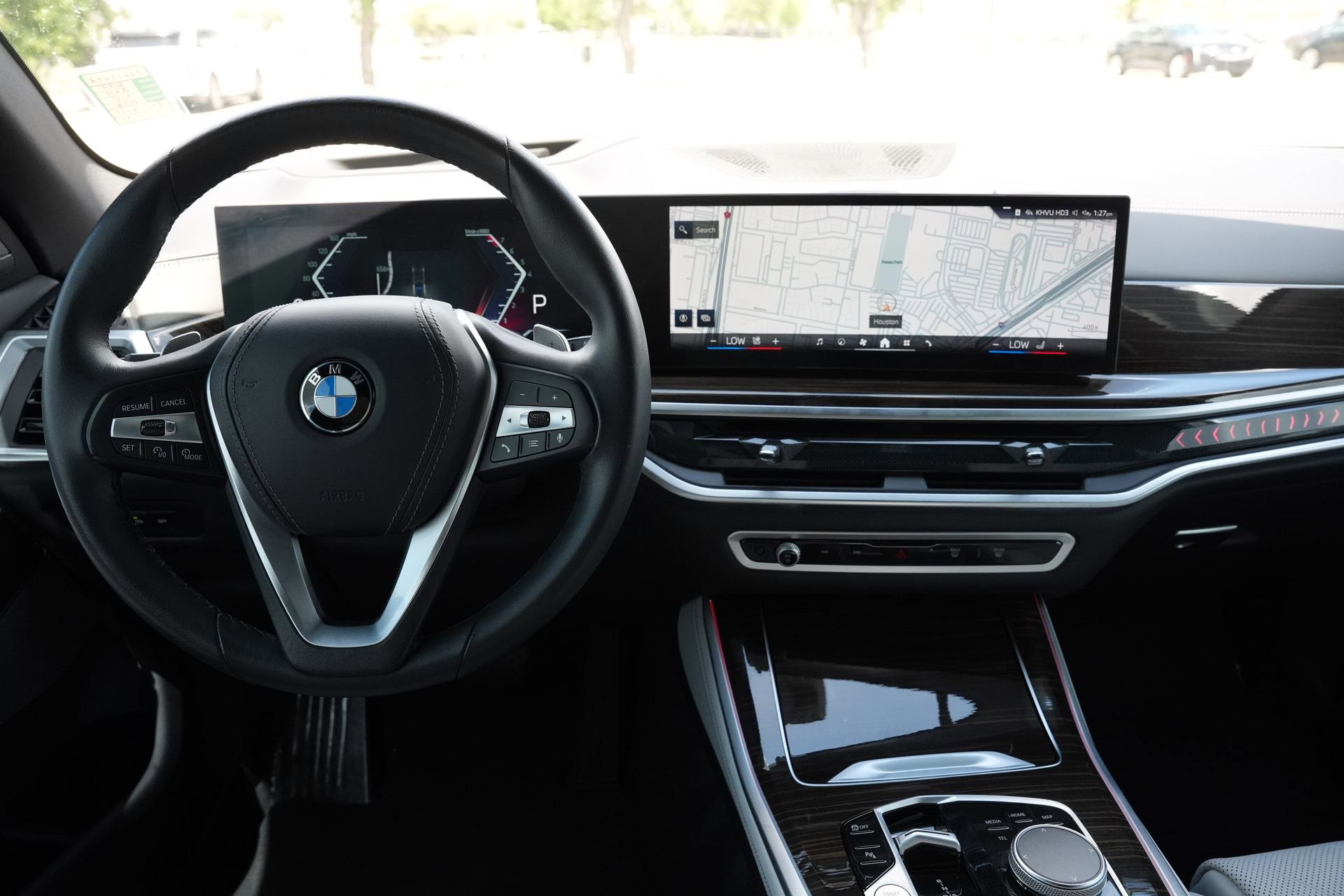 Used 2024 BMW X5 sDrive40i w/ Premium Package image 9