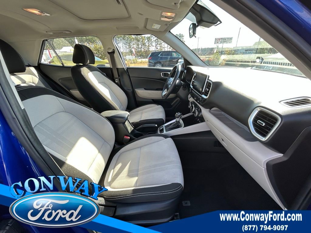 Used 2024 Hyundai Venue SEL image 23