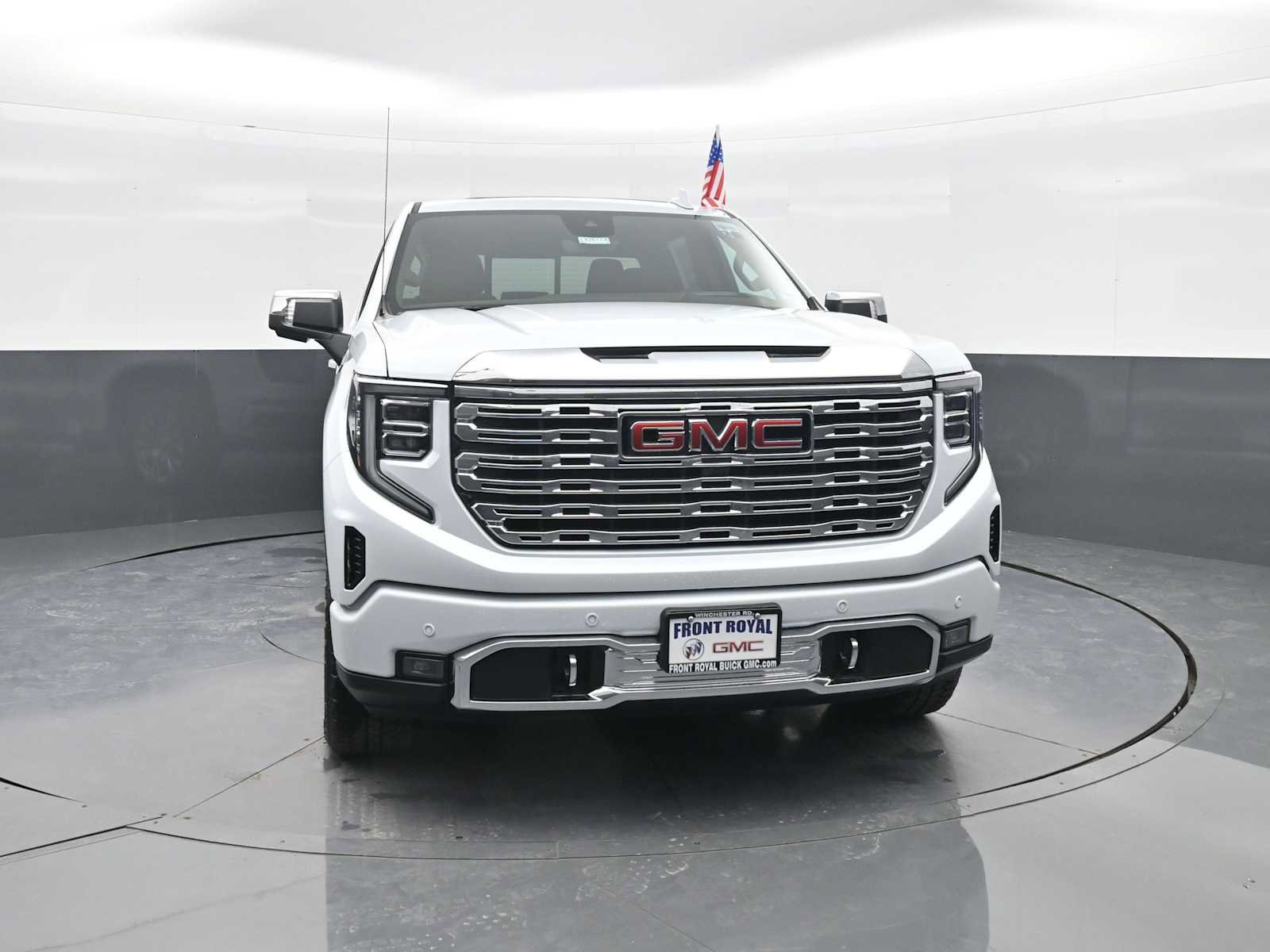 New 2026 GMC Sierra 1500 Denali w/ Technology Package AWD/4WD image 2