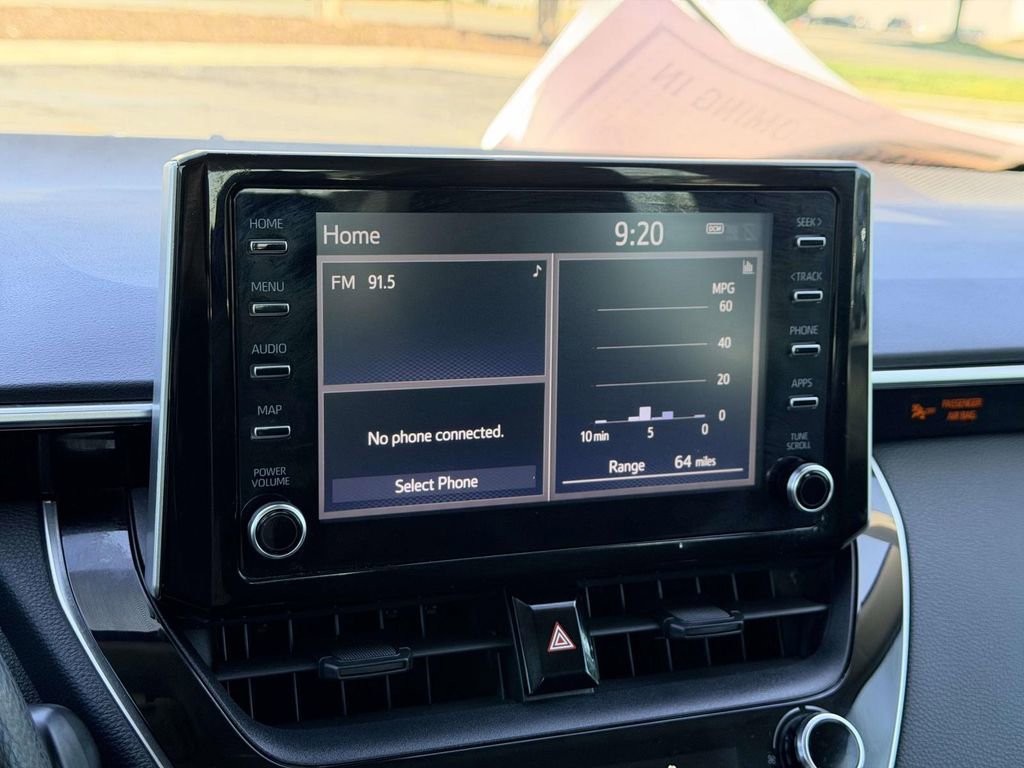 Used 2020 Toyota Corolla LE image 3