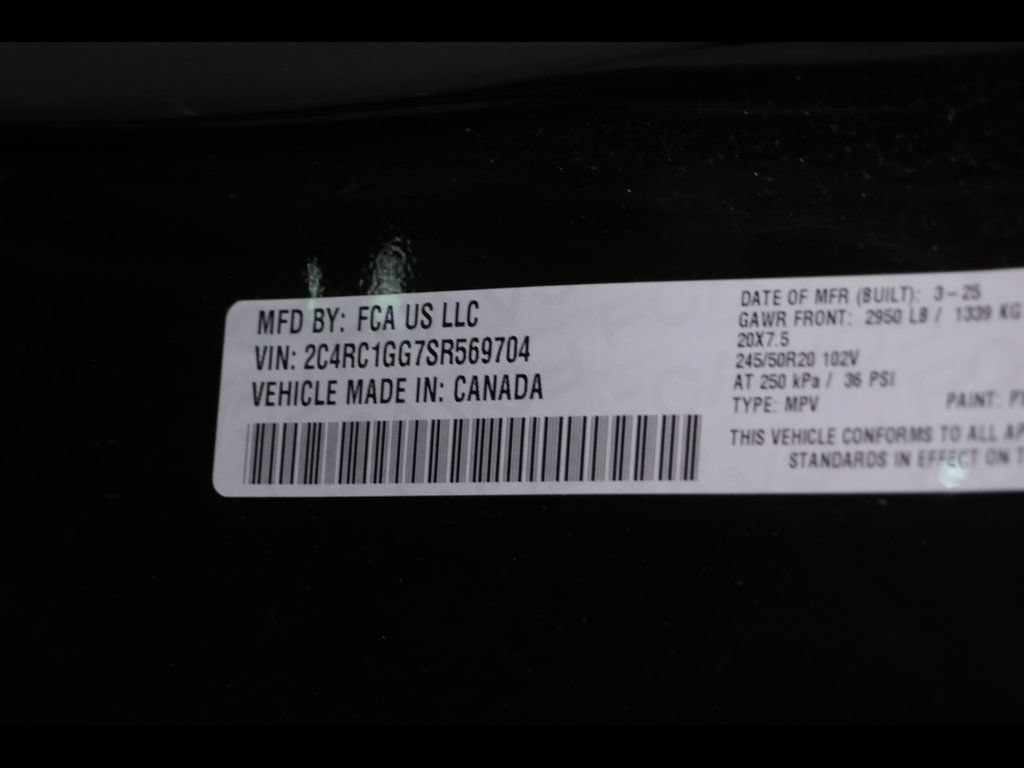 Used 2025 Chrysler Pacifica Limited FWD image 31