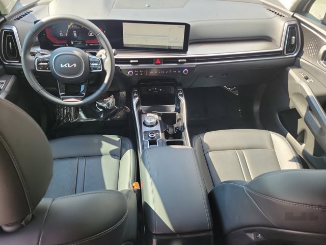 Used 2025 Kia Sorento EX AWD/4WD image 18