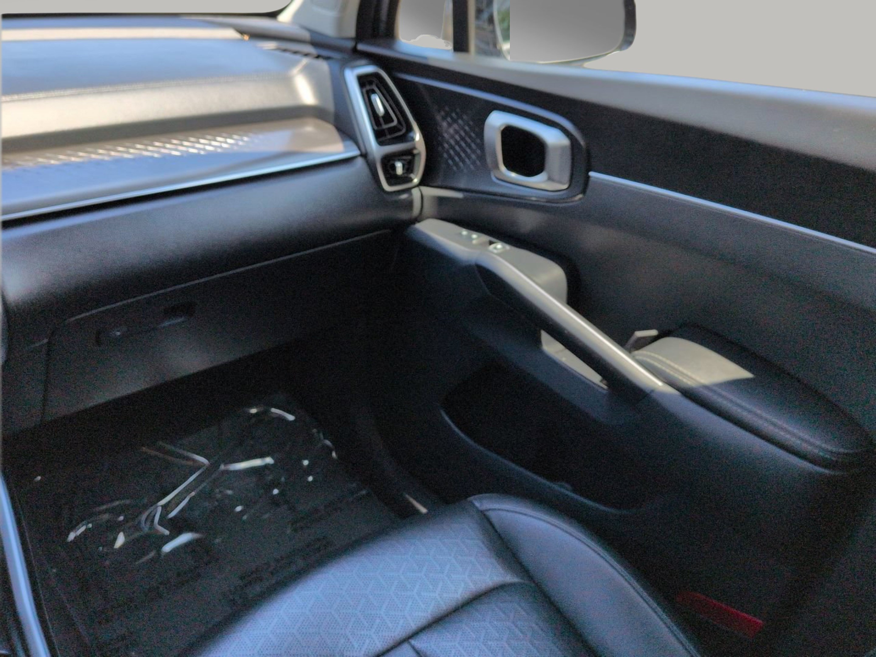 Used 2022 Kia Sorento S FWD image 21