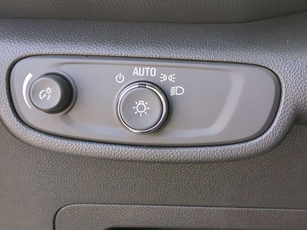 Used 2023 Chevrolet TrailBlazer LS FWD image 17