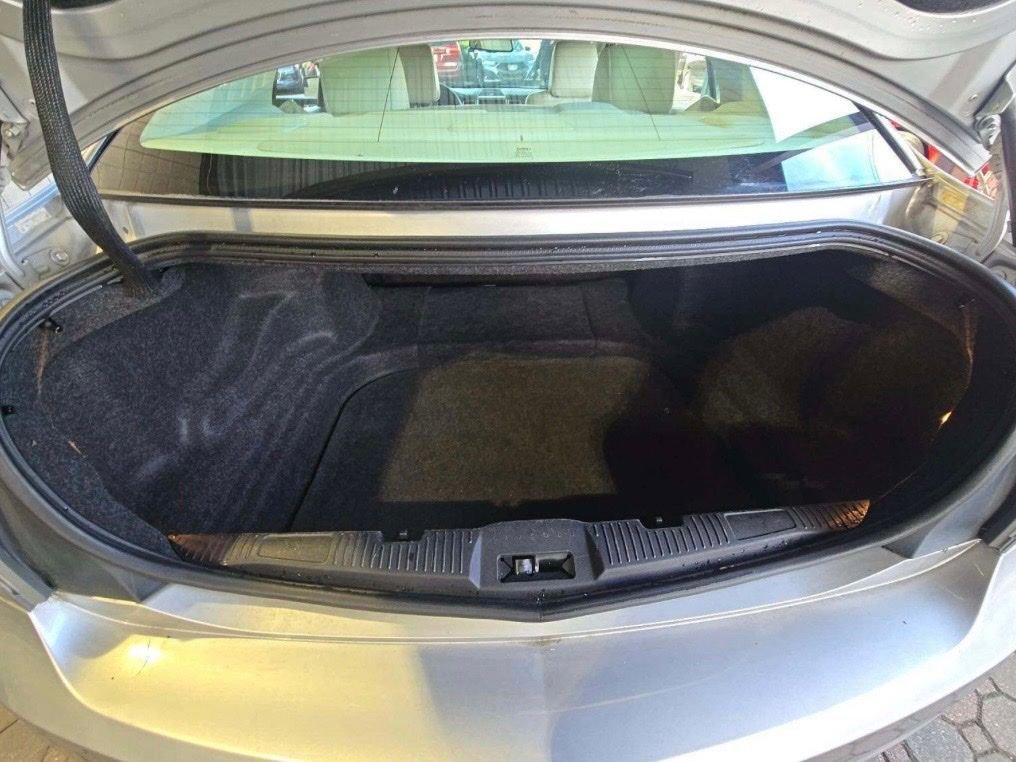 Used 2012 Lincoln MKS image 7