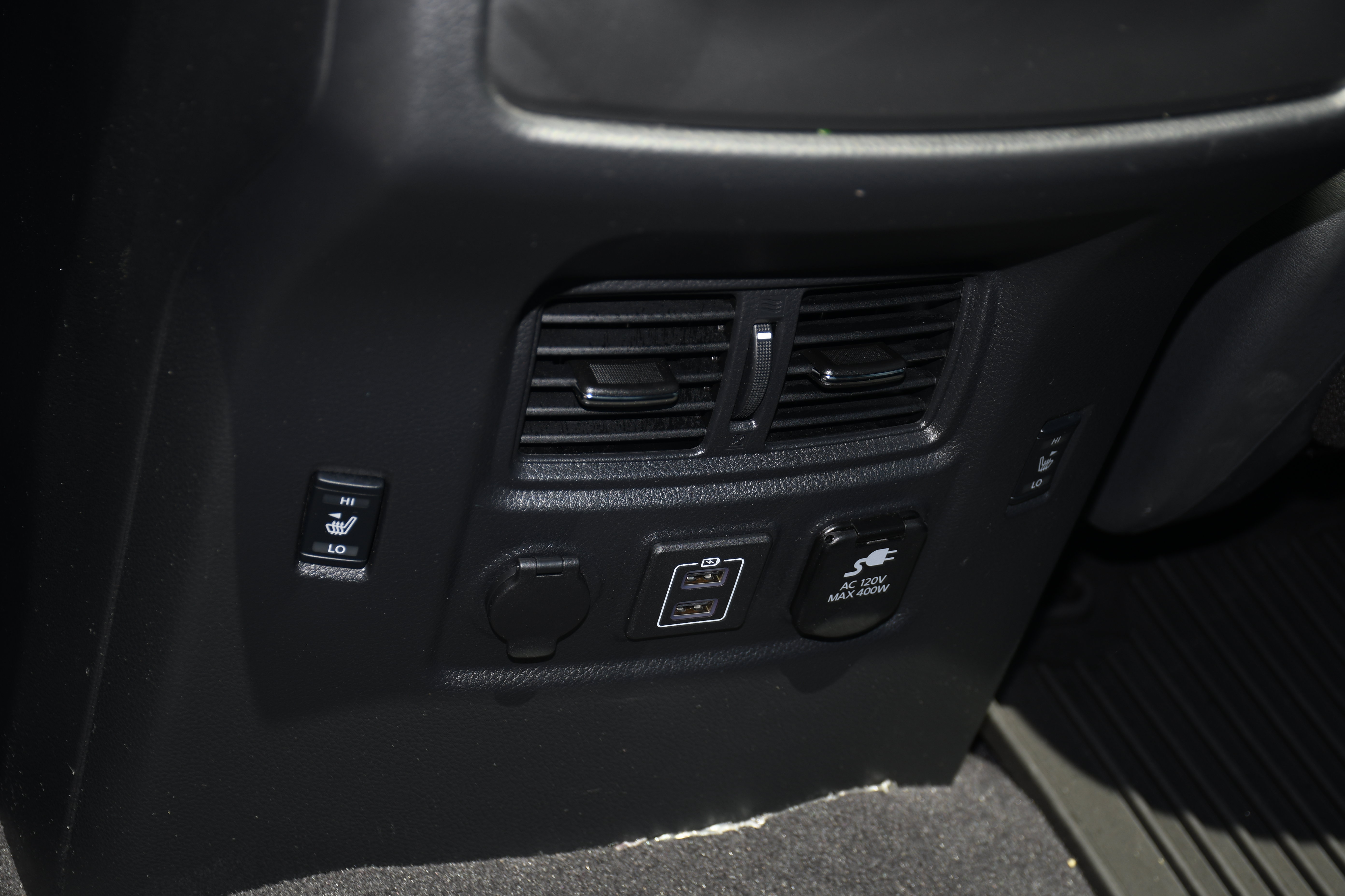 Used 2023 Nissan Titan PRO-4X w/ Pro-4x Convenience Package AWD/4WD image 18