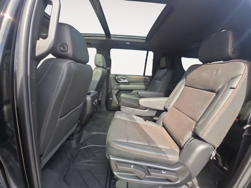 Certified 2024 Chevrolet Suburban High Country AWD/4WD image 18