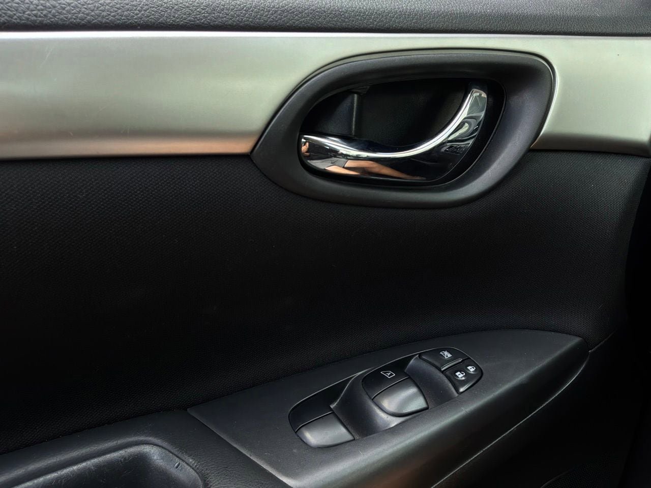 Used 2019 Nissan Sentra S FWD image 18