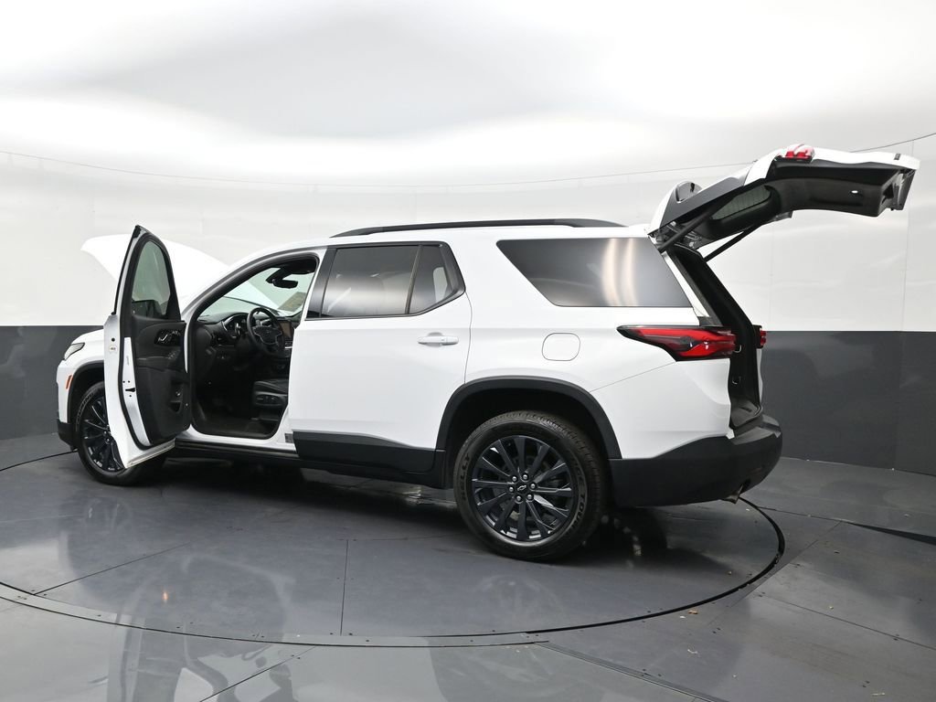 Used 2022 Chevrolet Traverse RS FWD image 31