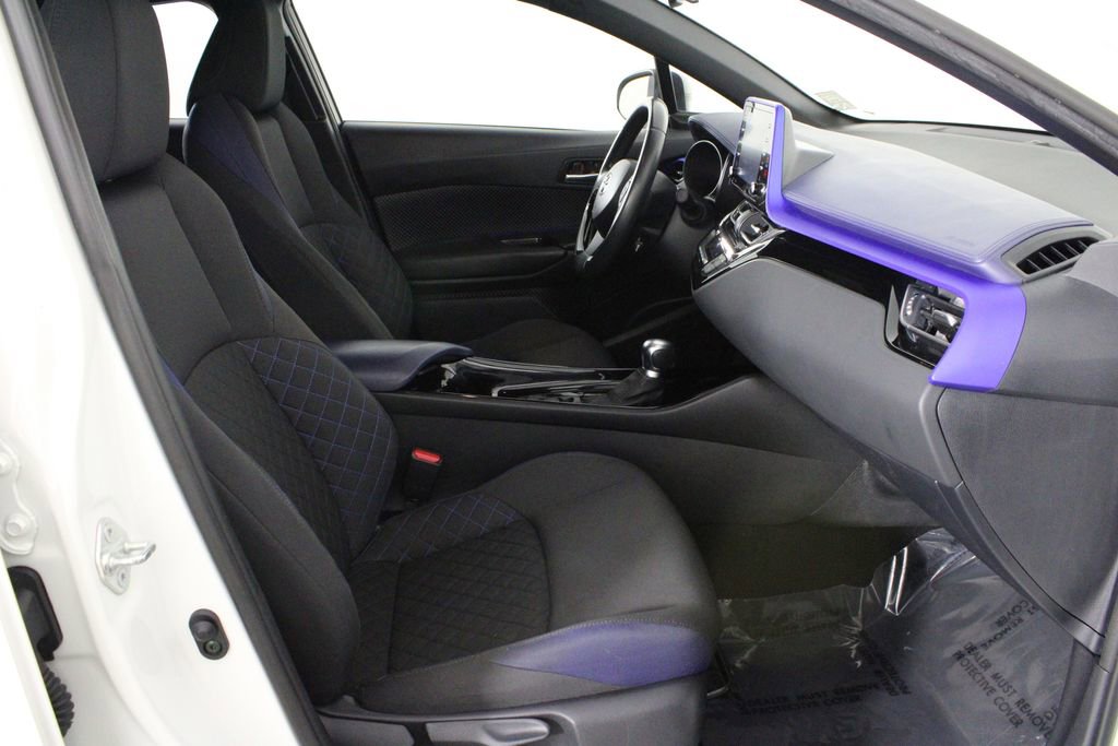 Used 2021 Toyota C-HR XLE image 14