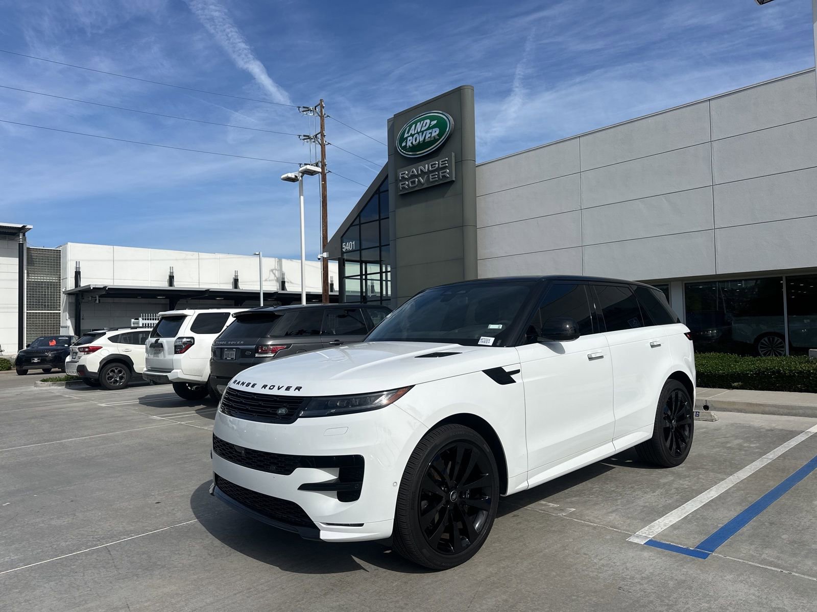 Certified 2025 Land Rover Range Rover Sport Dynamic SE AWD/4WD image 1