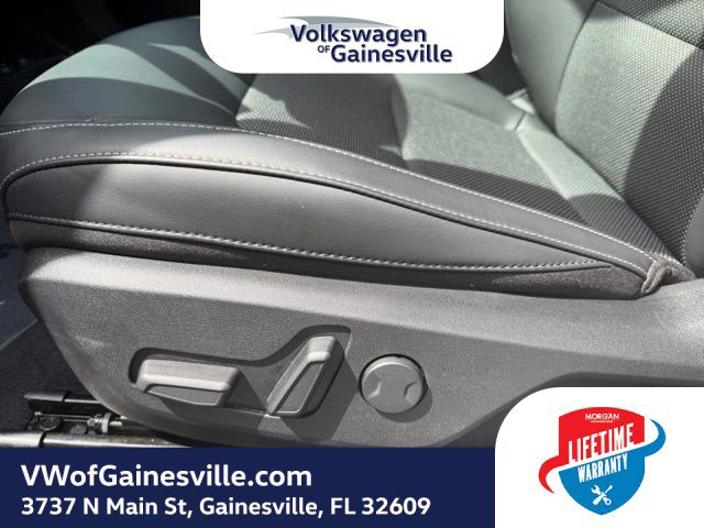 Used 2025 Kia EV6 Light w/ Light LR Technology Package image 15