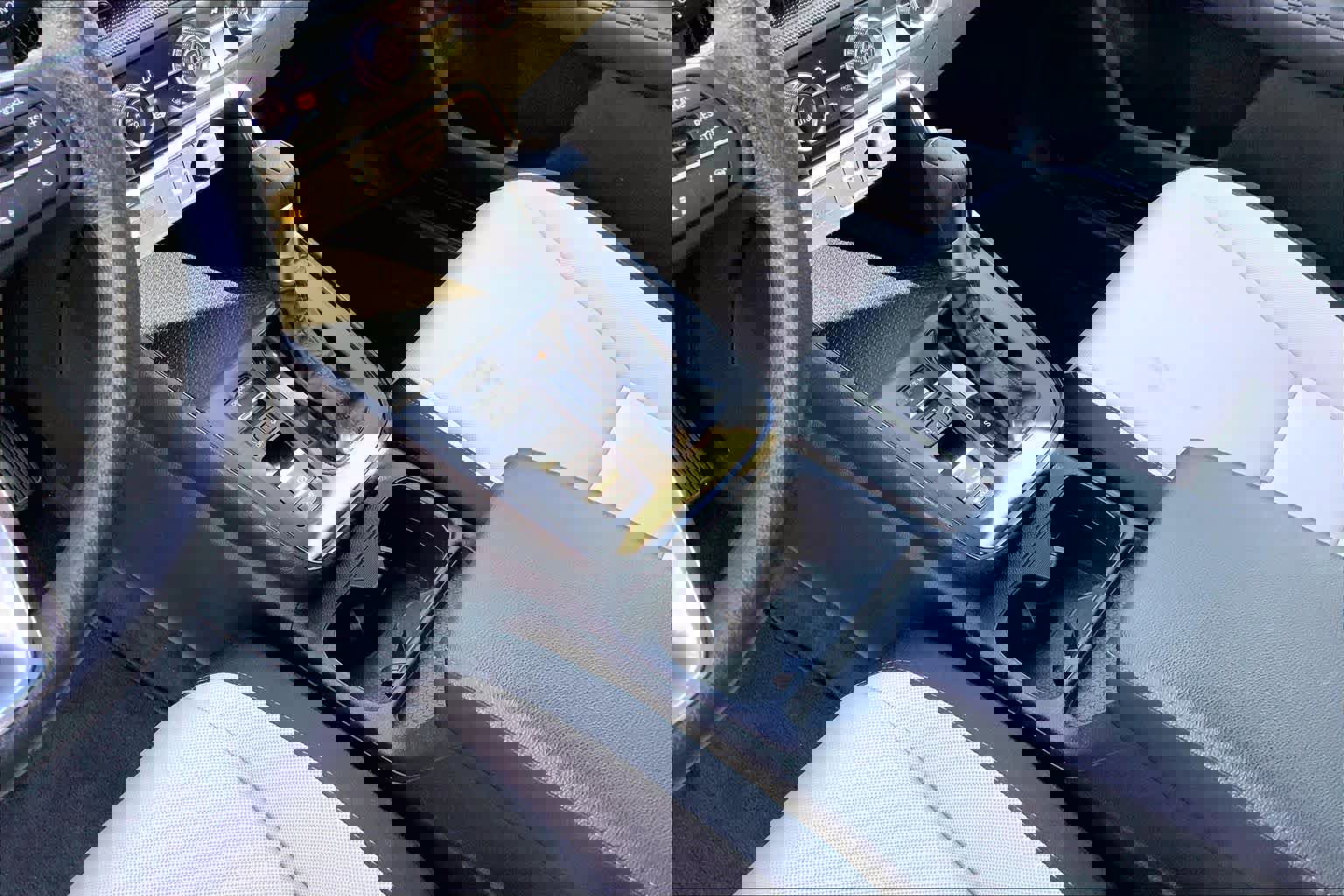 Used 2025 Honda CR-V LX image 16