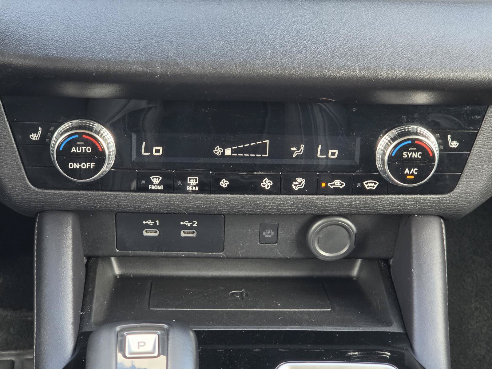 Used 2025 Mitsubishi Outlander SE AWD/4WD image 14