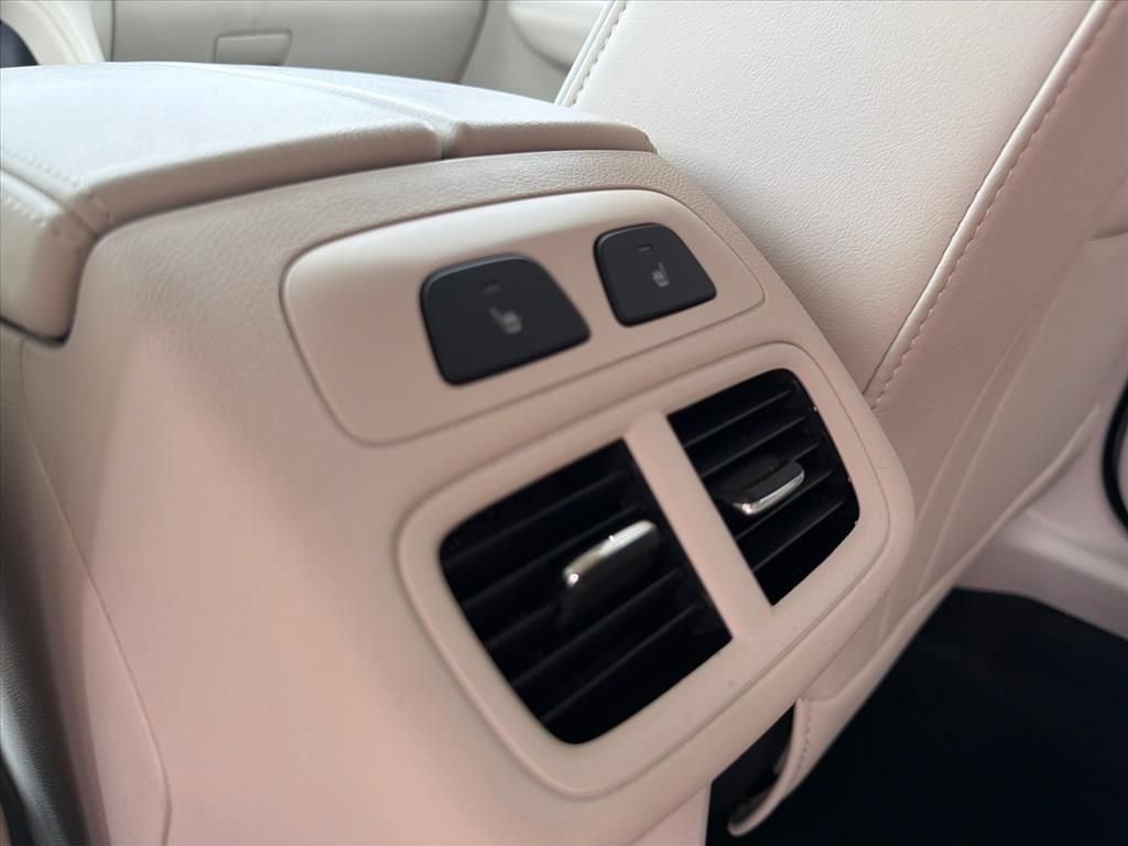 Used 2023 Buick Envision Avenir AWD/4WD image 11