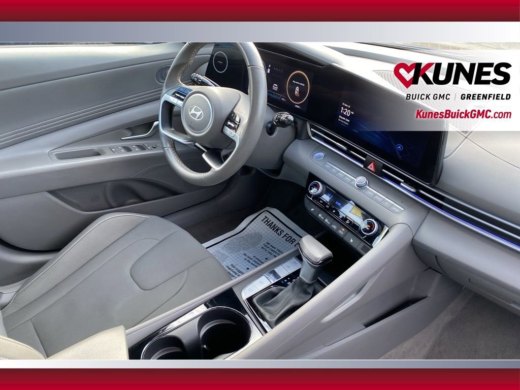 Used 2025 Hyundai Elantra SEL image 43