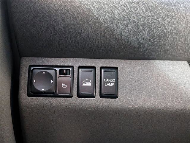 Used 2018 Nissan Frontier SV AWD/4WD image 16