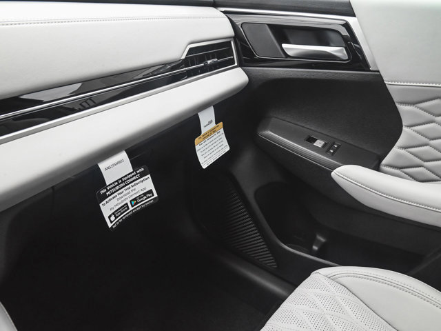 New 2025 Mitsubishi Outlander SEL image 19