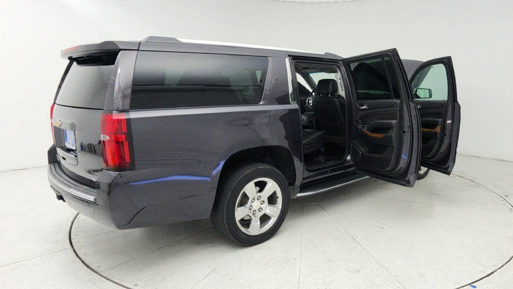 Used 2018 Chevrolet Suburban Premier RWD image 12