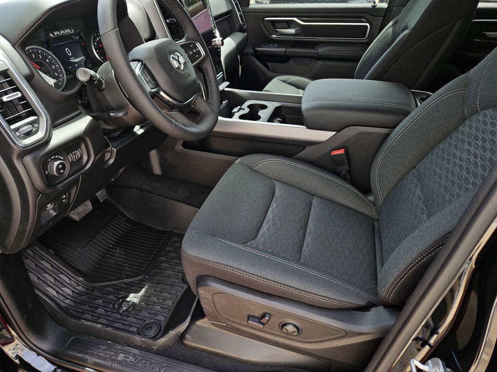 New 2026 RAM 1500 4x4 Crew Cab image 13