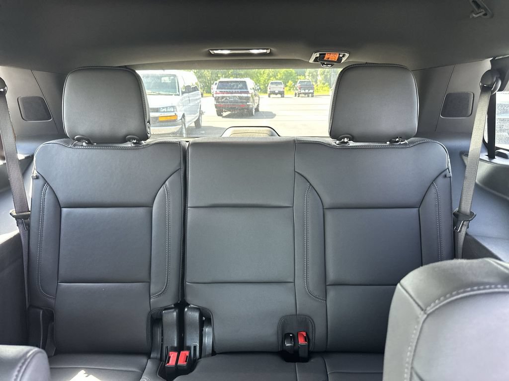Used 2024 Chevrolet Tahoe Z71 w/ Luxury Package AWD/4WD image 30