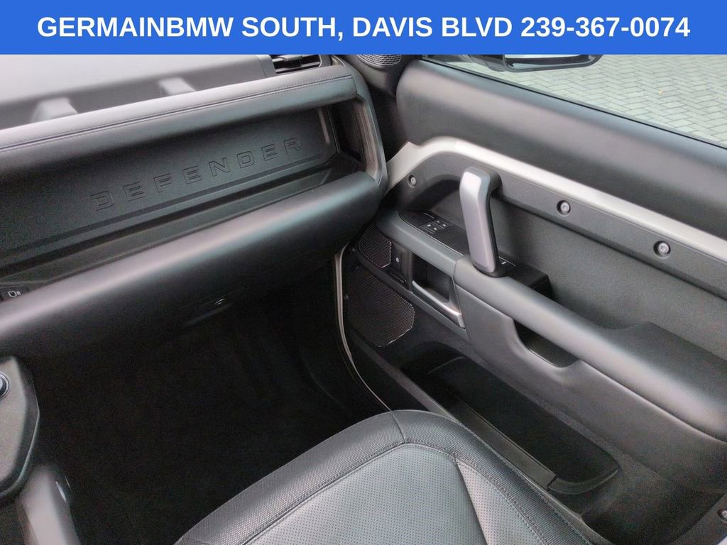 Used 2024 Land Rover Defender 110 X-Dynamic SE AWD/4WD image 18