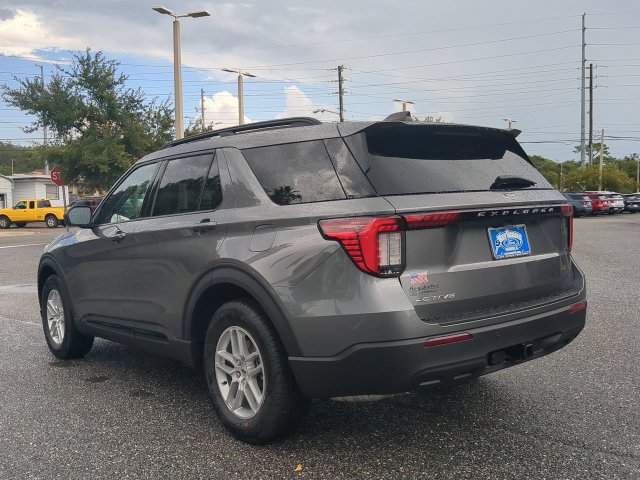 New 2026 Ford Explorer Active RWD image 7