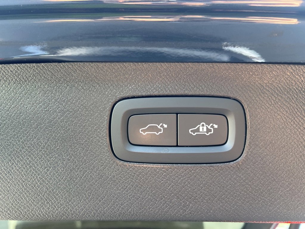 Certified 2023 Volvo XC90 T8 Ultimate w/ Protection Package Premier image 35