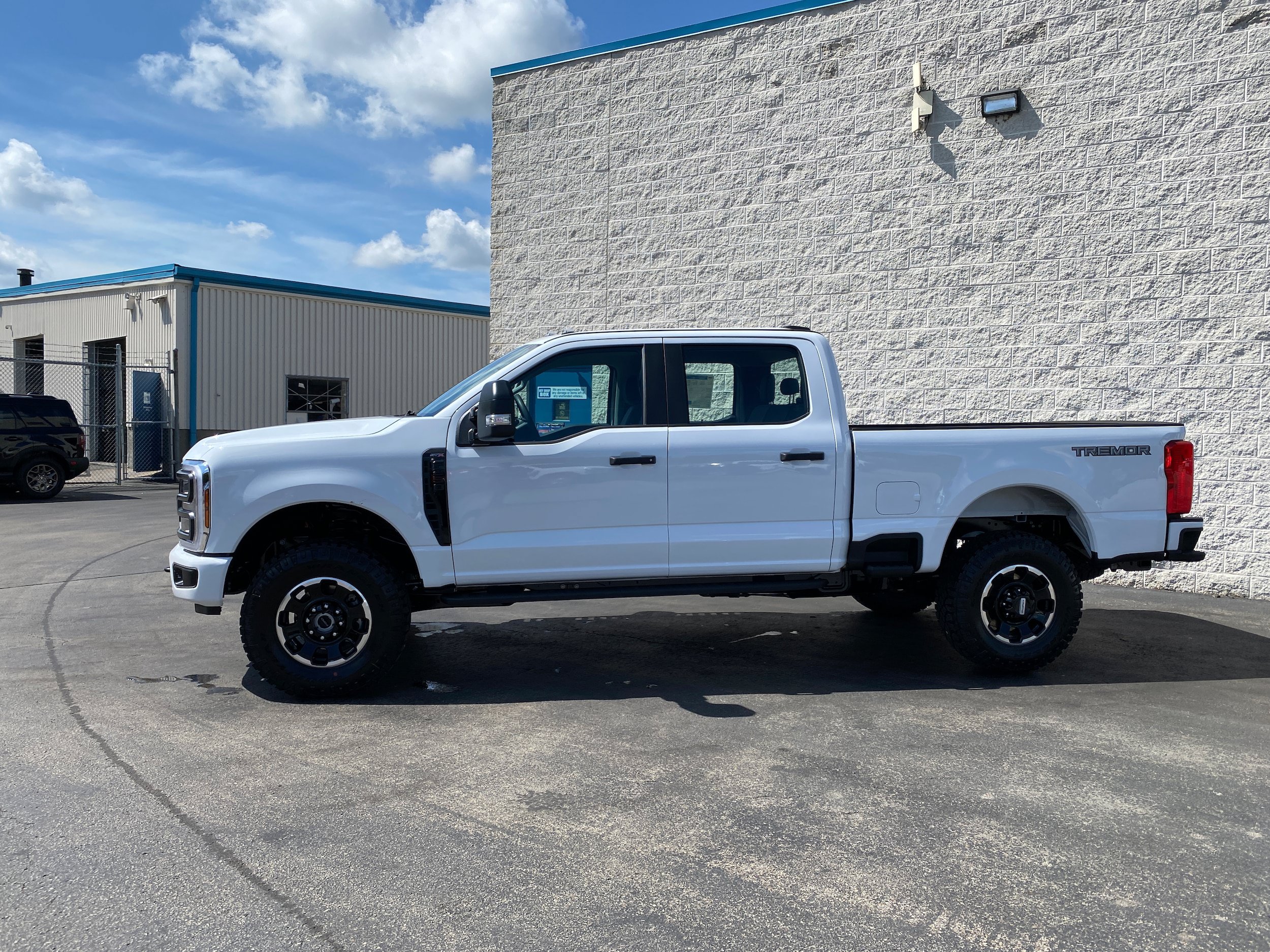 New 2027 Ford F250 XL w/ Tremor Off-Road Package AWD/4WD image 5