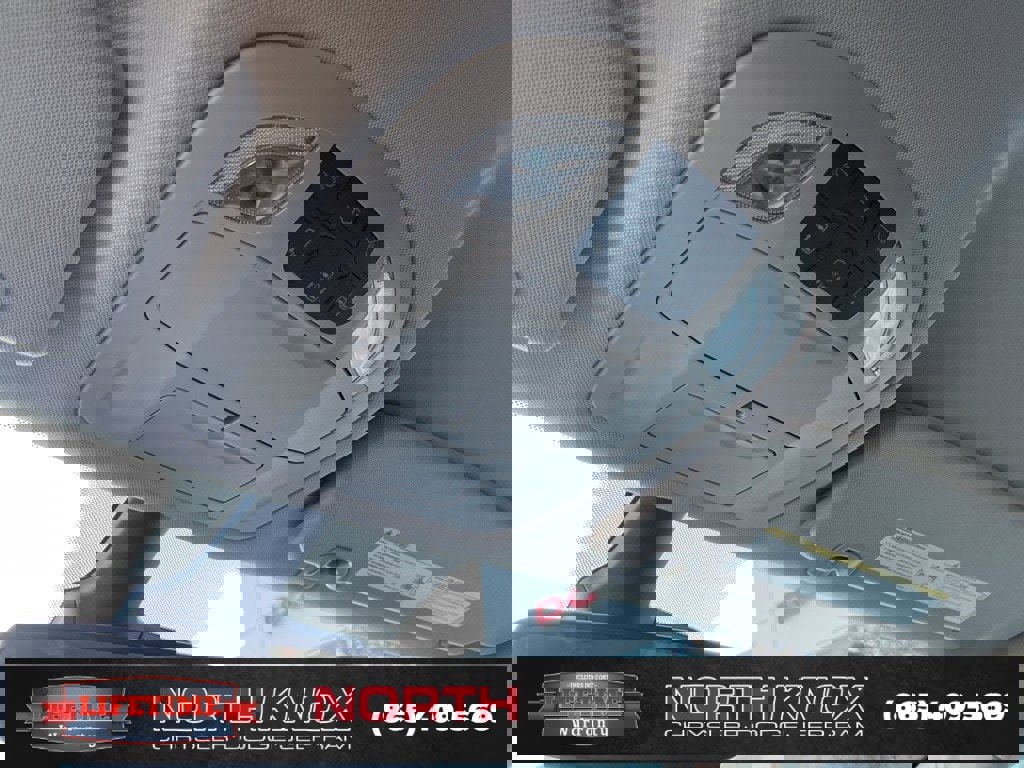 Used 2024 Chrysler Pacifica Touring-L image 12