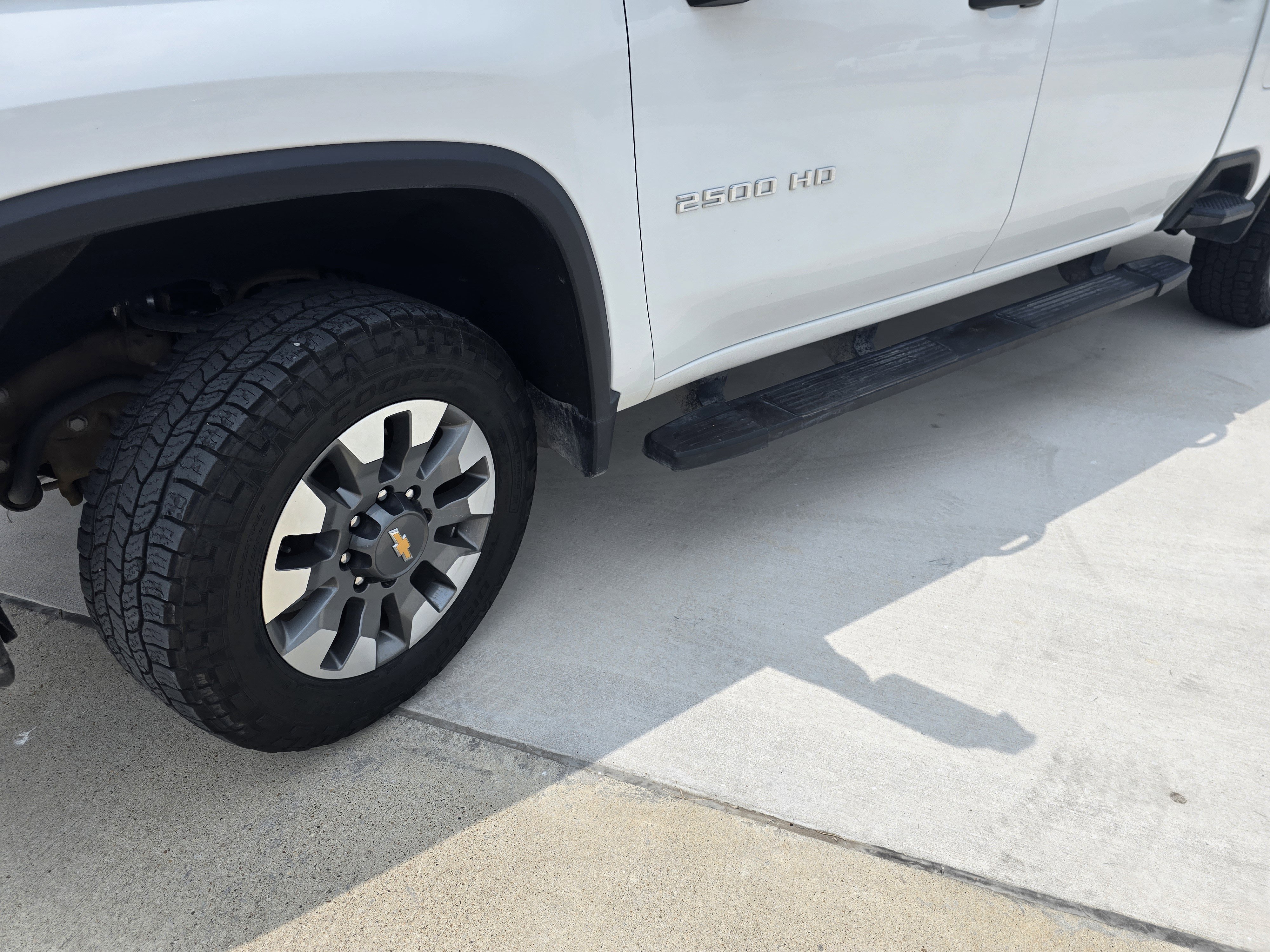 Used 2022 Chevrolet Silverado 2500 Custom w/ Custom Value Package AWD/4WD image 9