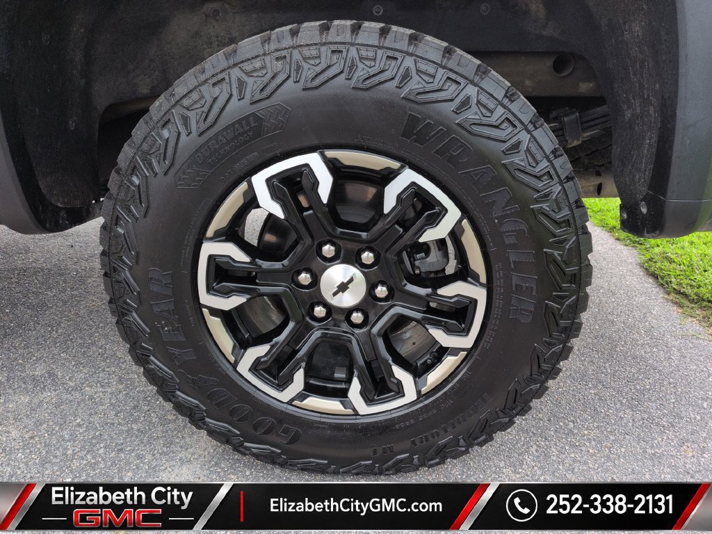 Used 2024 Chevrolet Silverado 1500 ZR2 w/ Technology Package AWD/4WD image 21