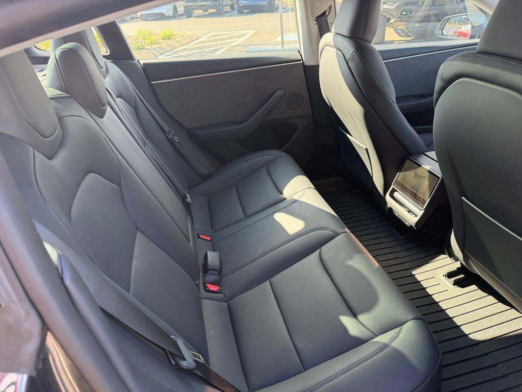 Used 2025 Tesla Model 3 Long Range image 16