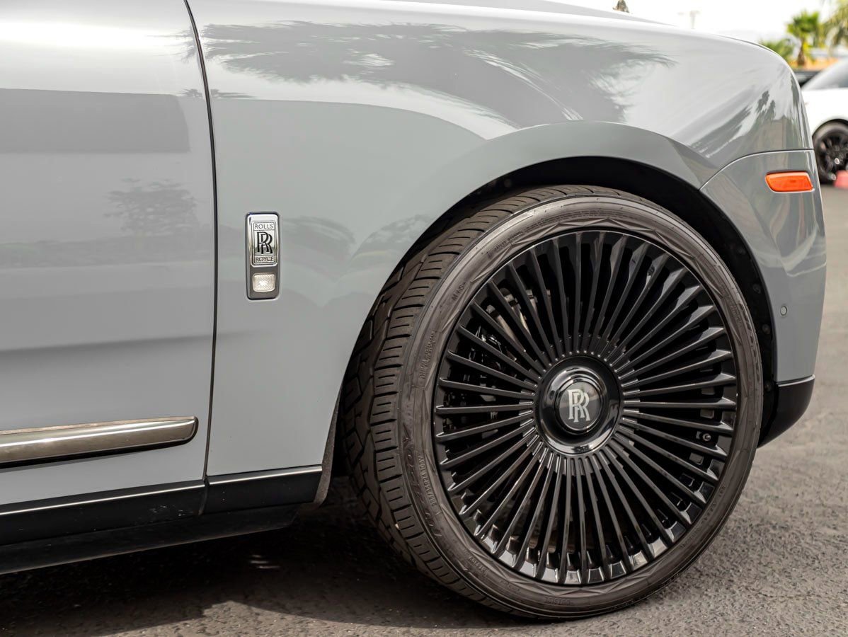 Used 2022 Rolls-Royce Cullinan image 11